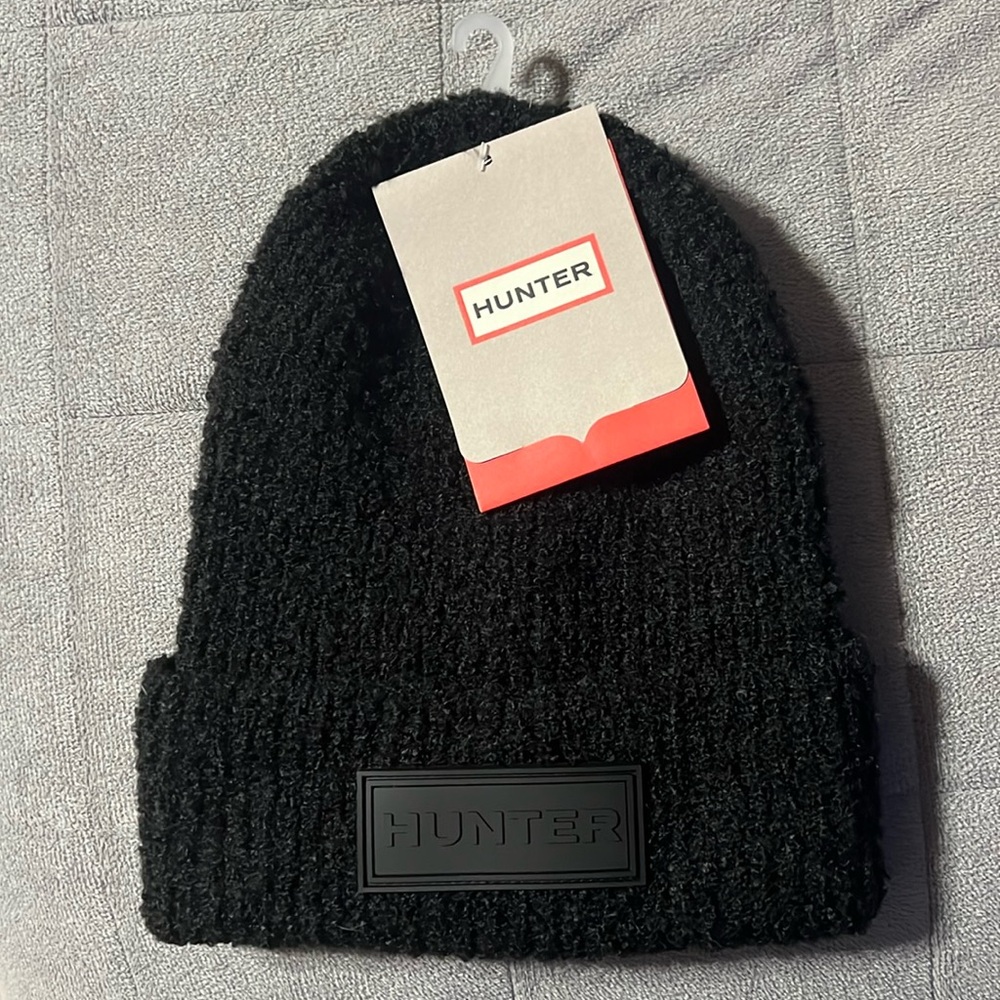 HUNTER black beanie